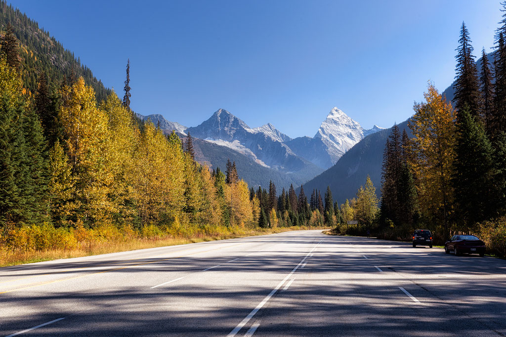 Western Canada in 3 weeks - Road Trip Plan from Vancouver to Canadian Rockies and Back 10 Driving through Glacier National Park in the Selkirk Mountain Range