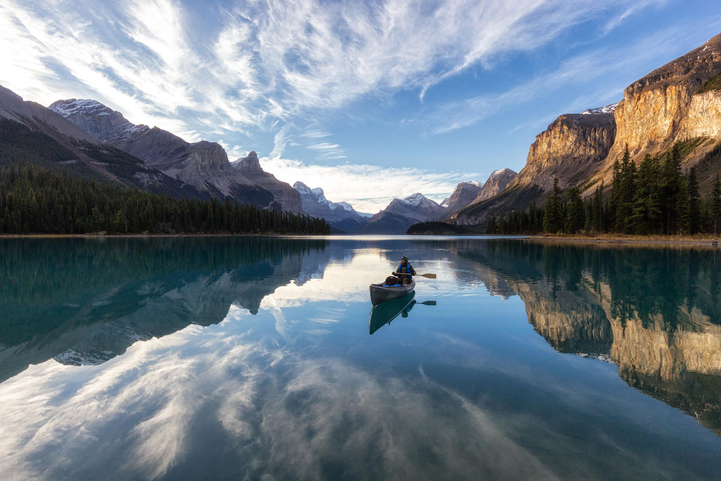 guide to multi day kayaking trip to Spirit Island and Coronet Creek on Maligne lake