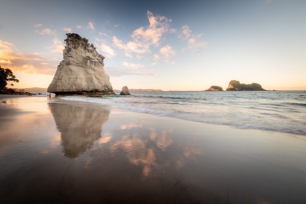 10 Awesome Day Hikes on the North Island of New Zealand 11 Cathedral Cove 5