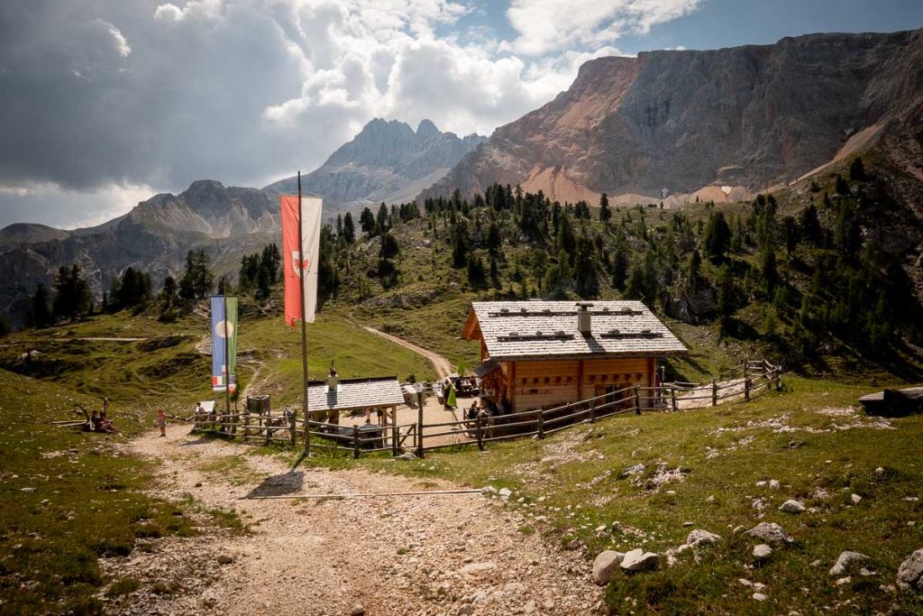 8-Step Guide For A Stress-Free Visit To Lago Di Braies In The Italian Dolomites 12 Lago Di Braies Malga rossalm ponticello 3