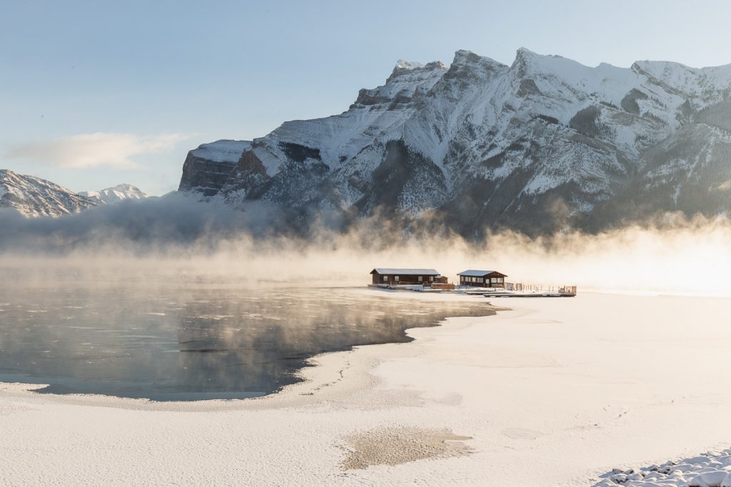 25 Photos That Prove Alberta Is A Winter Wonderland 3 Lake Minnewanka 3