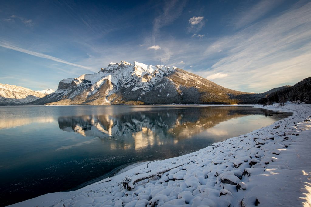 25 Photos That Prove Alberta Is A Winter Wonderland 5 Lake Minnewanka 5