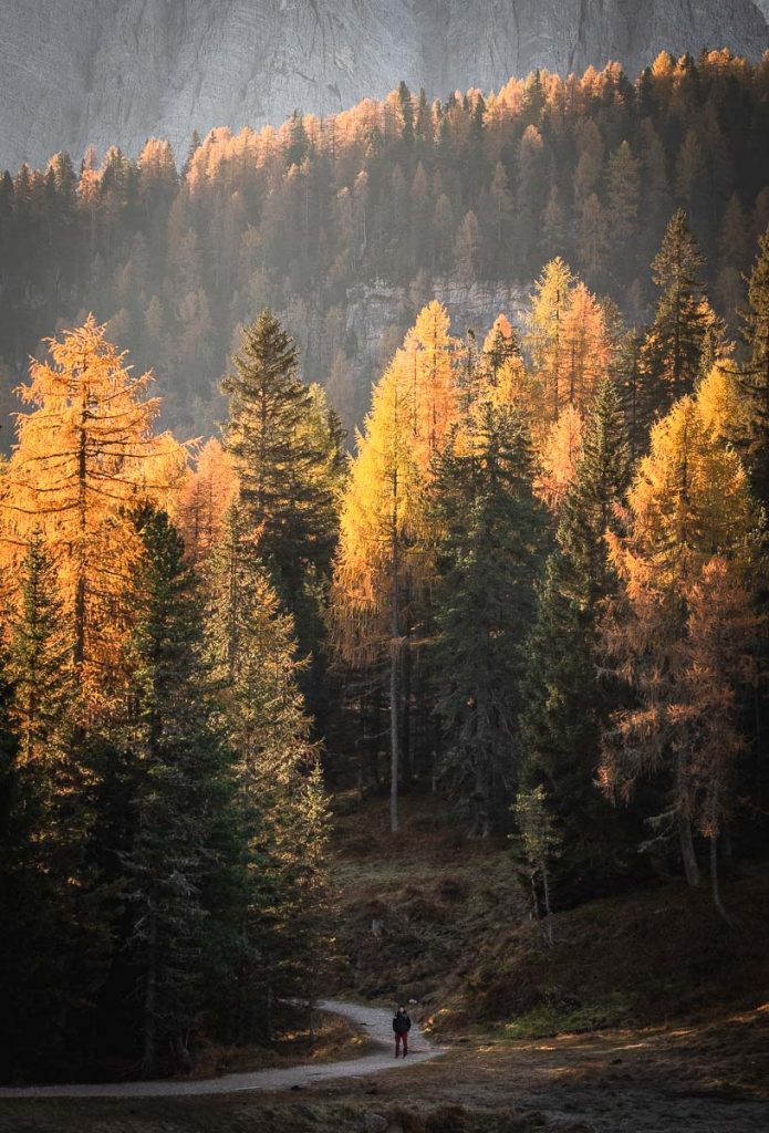 12 Beautiful Fall Photography Locations In The Italian Dolomites 4 Lake Sorapiss Trail