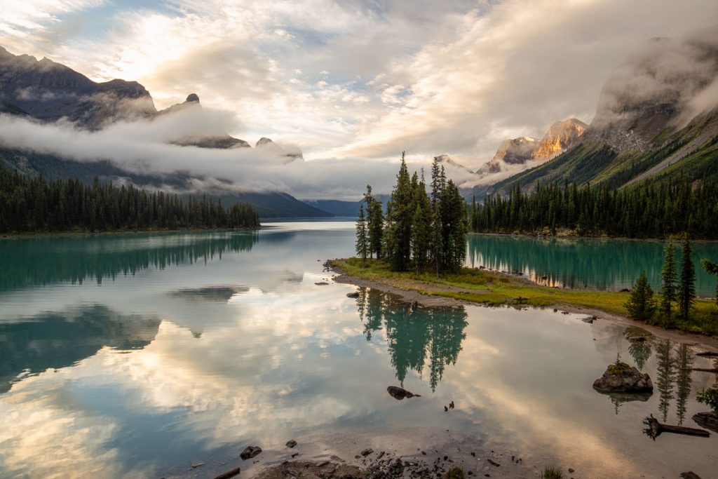 Maligne Lake Jasper National Park 19