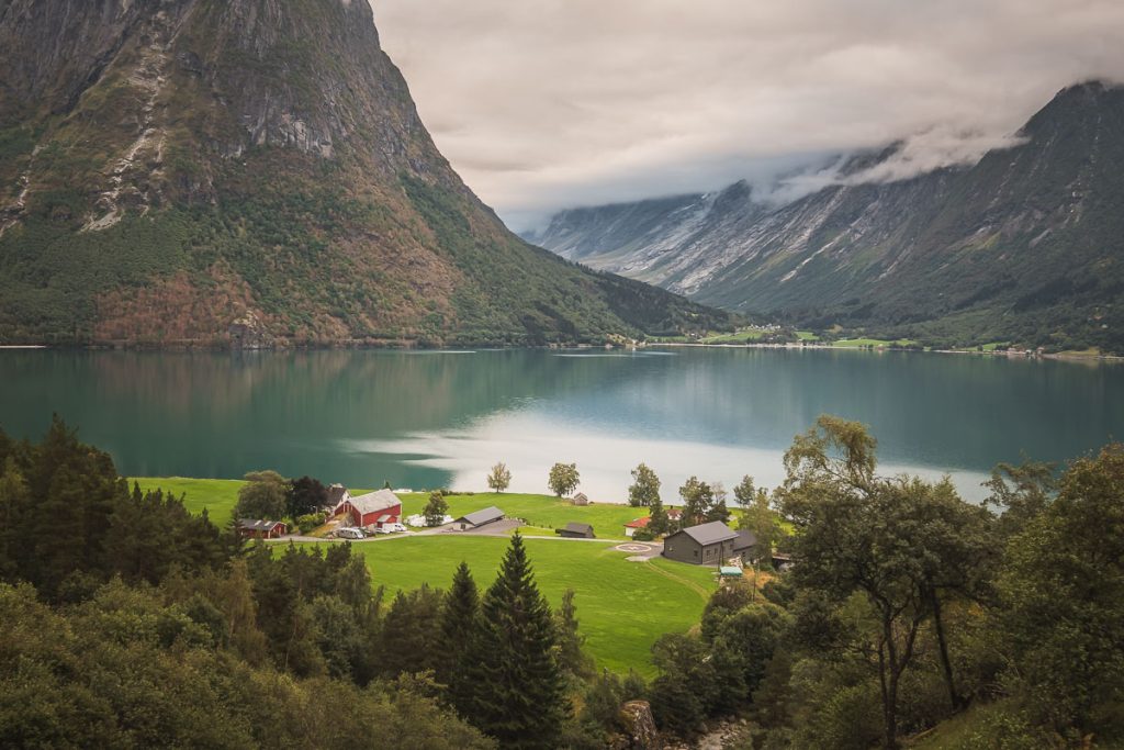 Oppstrynvatnet