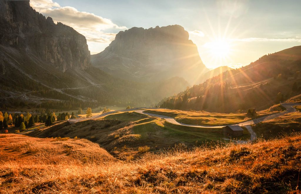 12 Beautiful Fall Photography Locations In The Italian Dolomites 12 Passo Gardena 1