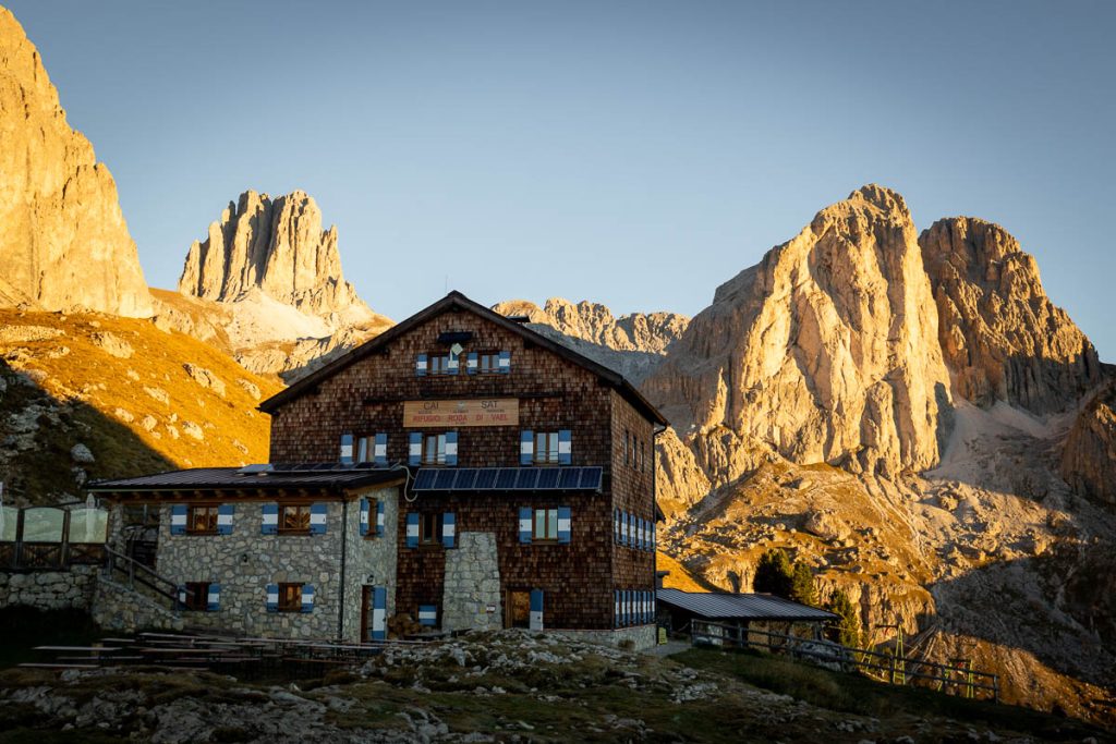 An Epic 3-5 Day Traverse Across The Rosengarten Nature Park In The Italian Dolomites 10 Rosengarten Traverse Rifugio Roda De Vael